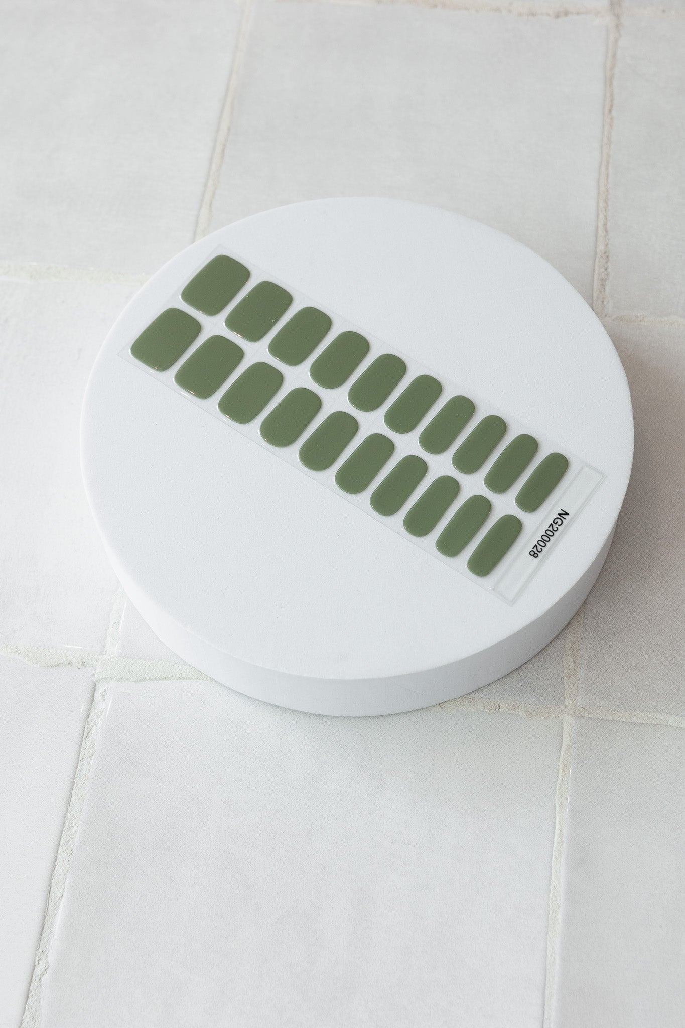 olijf groene nagels