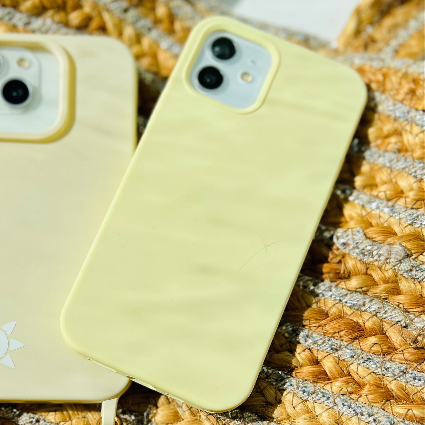 Zacht Geel Hoesje (Butter Yellow) โ Season Must-Have