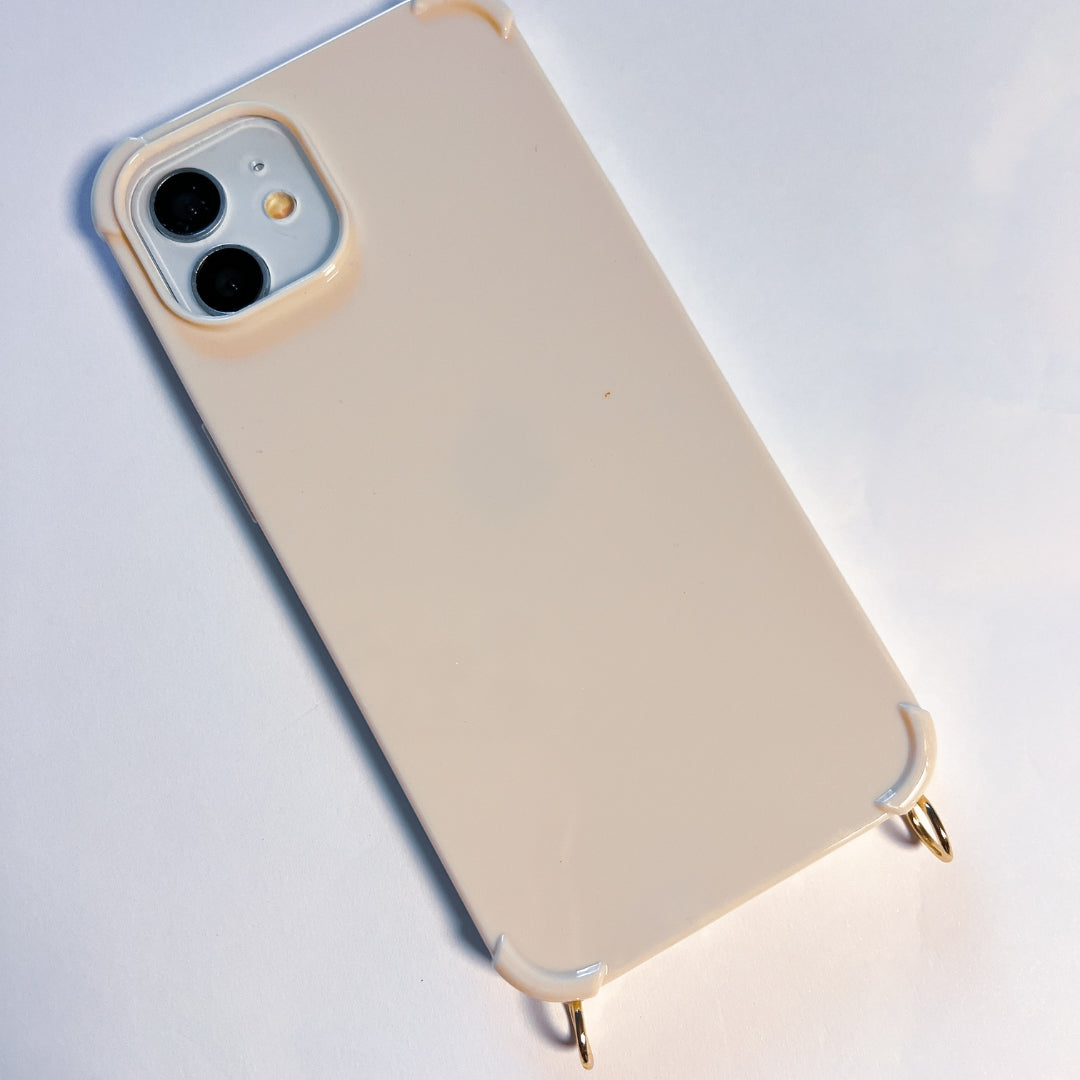 beige iPhone hoesje met bevestiginghaakjes