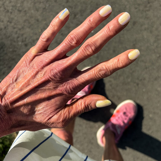 zachte gele nail wraps